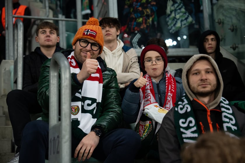 Kibice na meczu Śląska z Widzewem (2 marca 2024) na Tarczyński Arenie